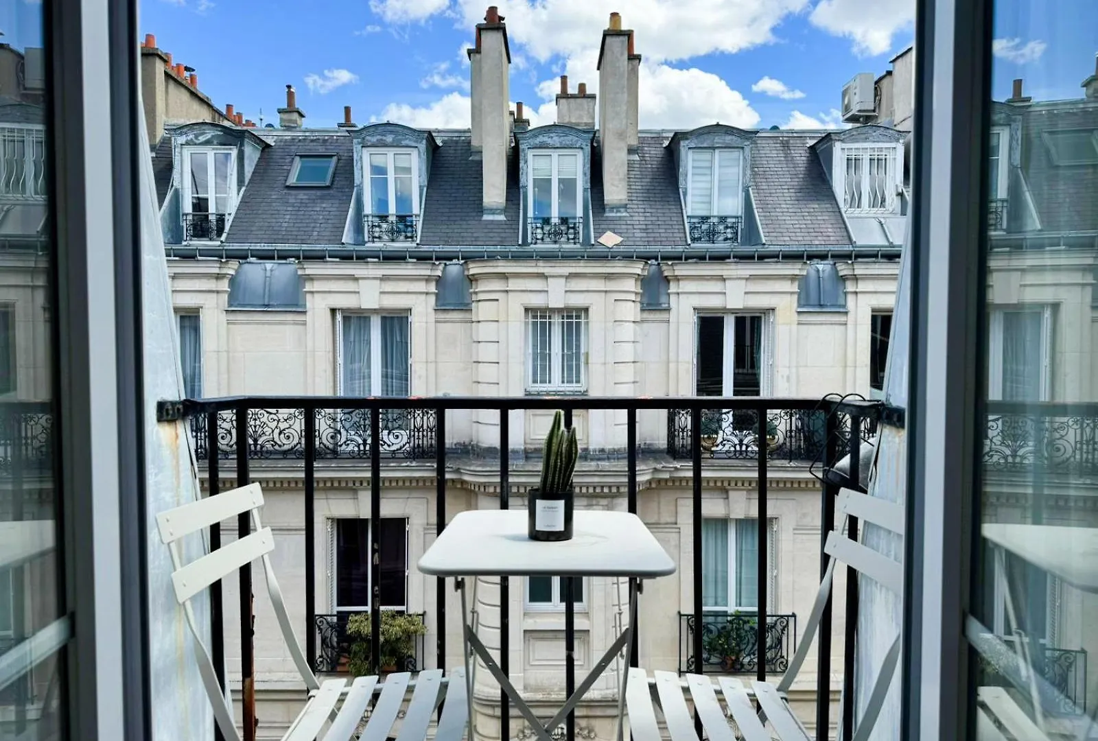 Appart Classique, Balcon Et Vue Sur La Tour Eiffel Paris 0*,